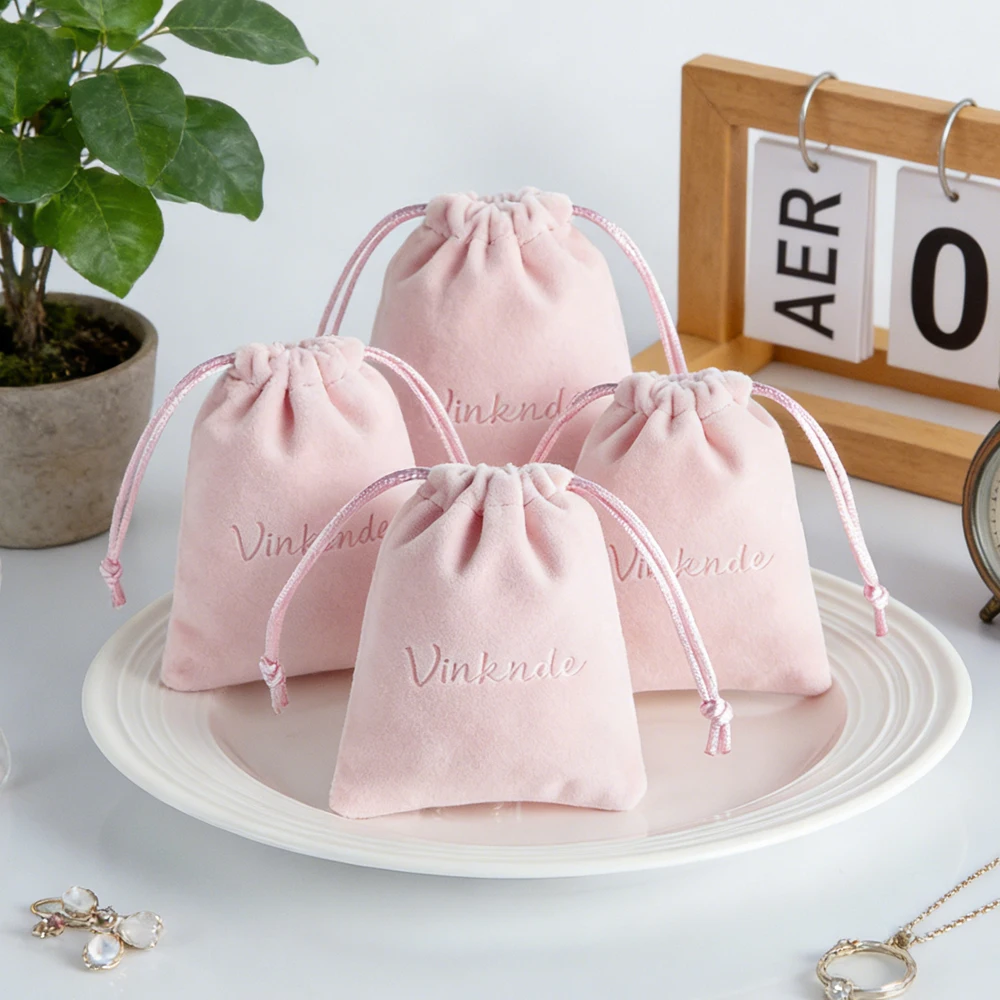 

Пользовательский логотип 50 шт. бархатная сумка на шнурке шикарная подарочная упаковка сумка серьги кольцо ожерелье упаковка ювелирных изделий дисплей фланелевые мешочки