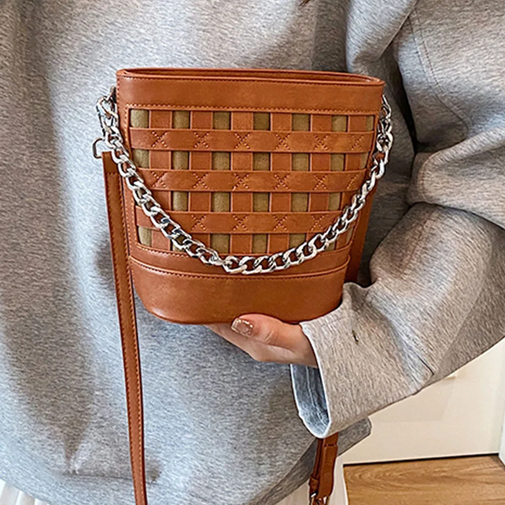 

﻿2025 New Luxury Women's Bucket Bag Chic Chains Minimalist Woven Design Single Shoulder Bags Autumn Brown Crossbody Bags