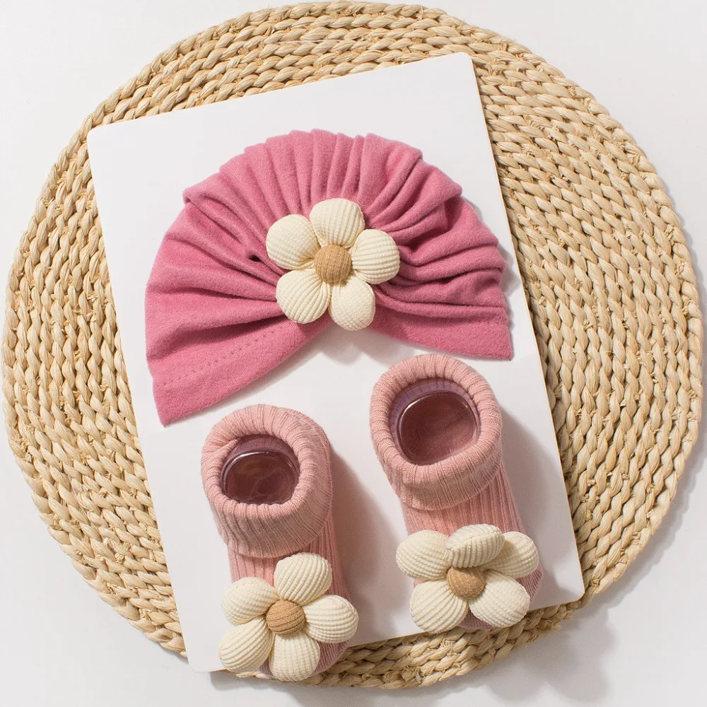 

Sweet Big Flower Baby Hat Socks Set Soft Knit Comfortable Newborn Hat with Socks Non-Slip Breathable Toddler Turban 0-3 Year