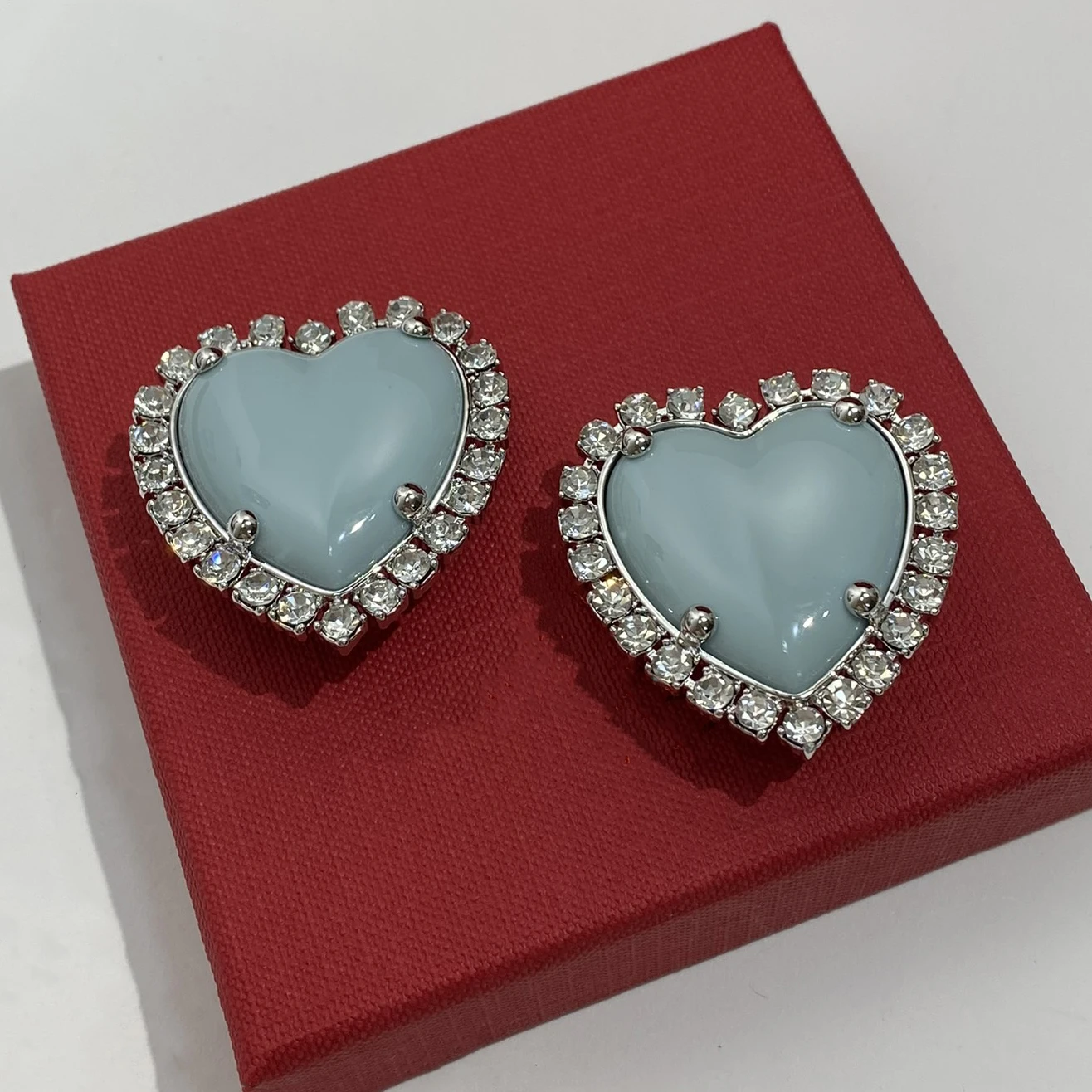 

Famous Designer Brand Blue Pink Resin Heart Crystal Ear Clip Necklace Luxury Set Women Top Quality Jewelry