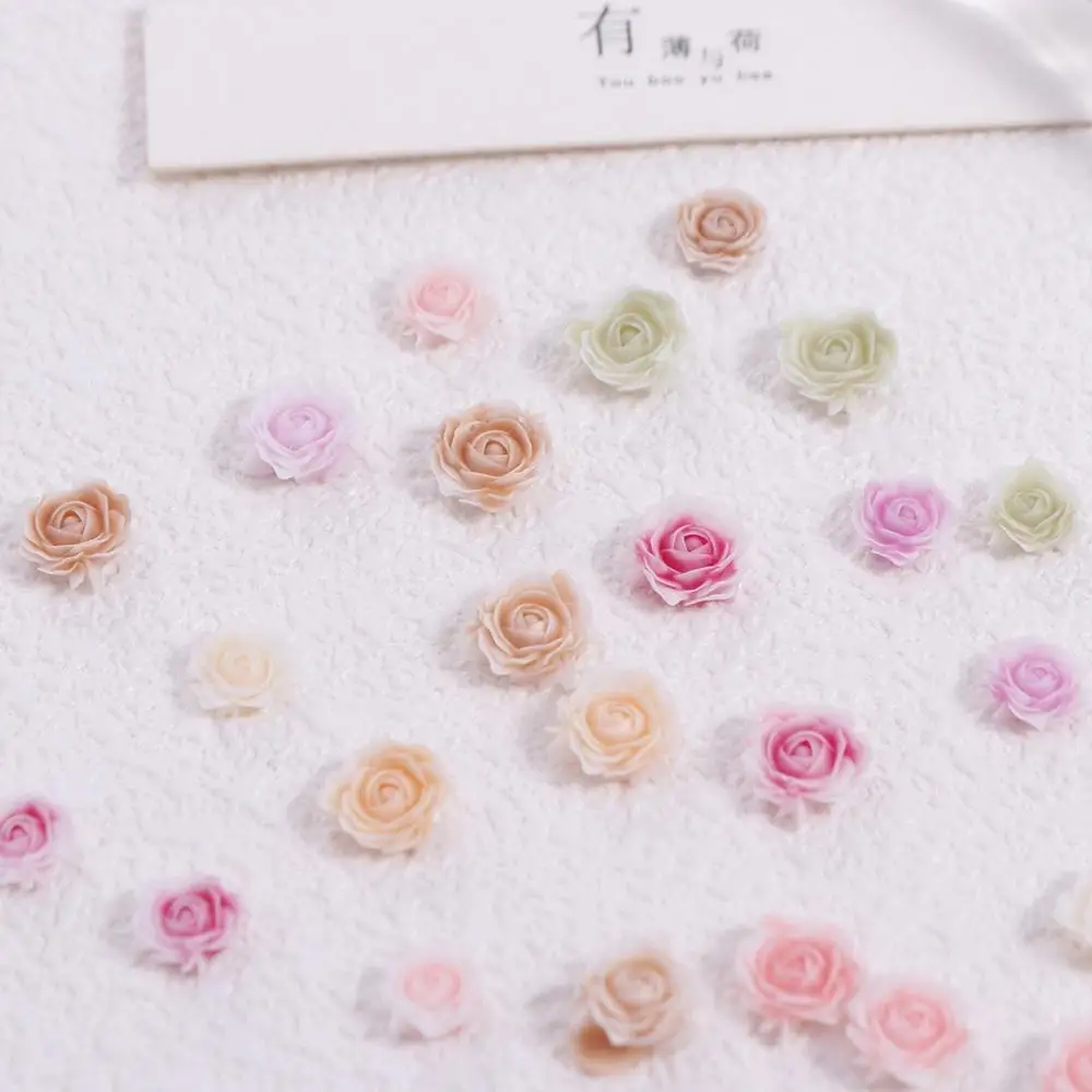 50 個樹脂グラデーションローズローズフラワーネイルアクセサリー 3D 混合サイズ 6 ミリメートル + 8 ミリメートルネイルアートデコレーション汚れヴィンテージ