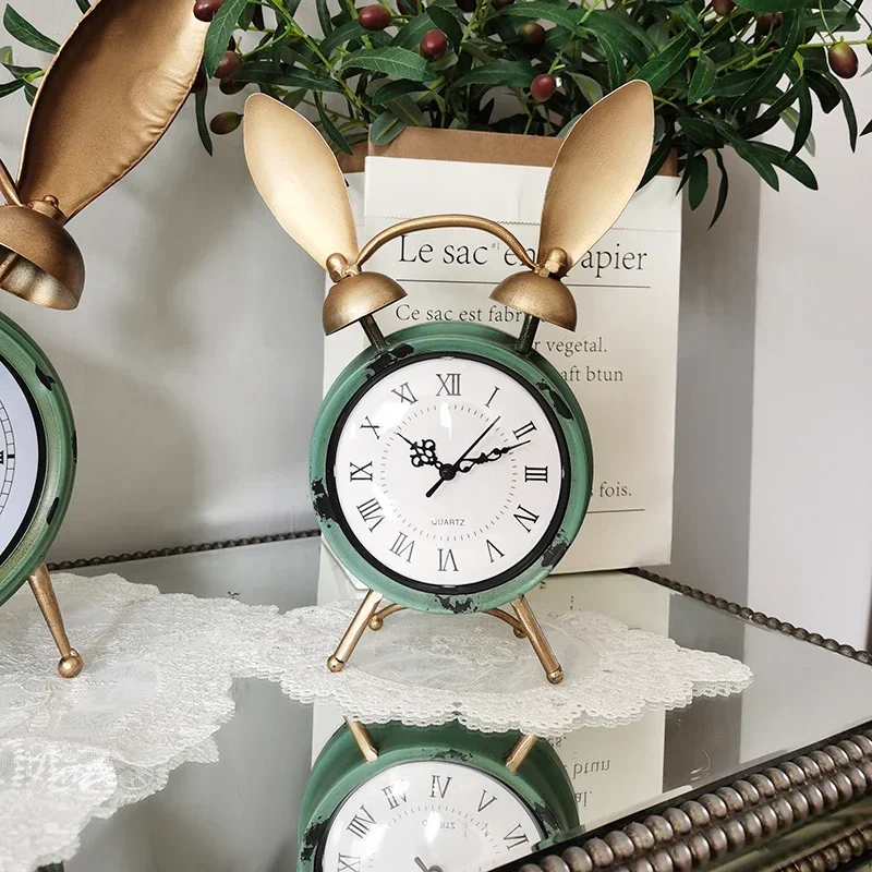 Industrial Rabbit Ear Table Clock Retro Iron Craft Fashionable Home Timepiece Children's Room Decorative Accent