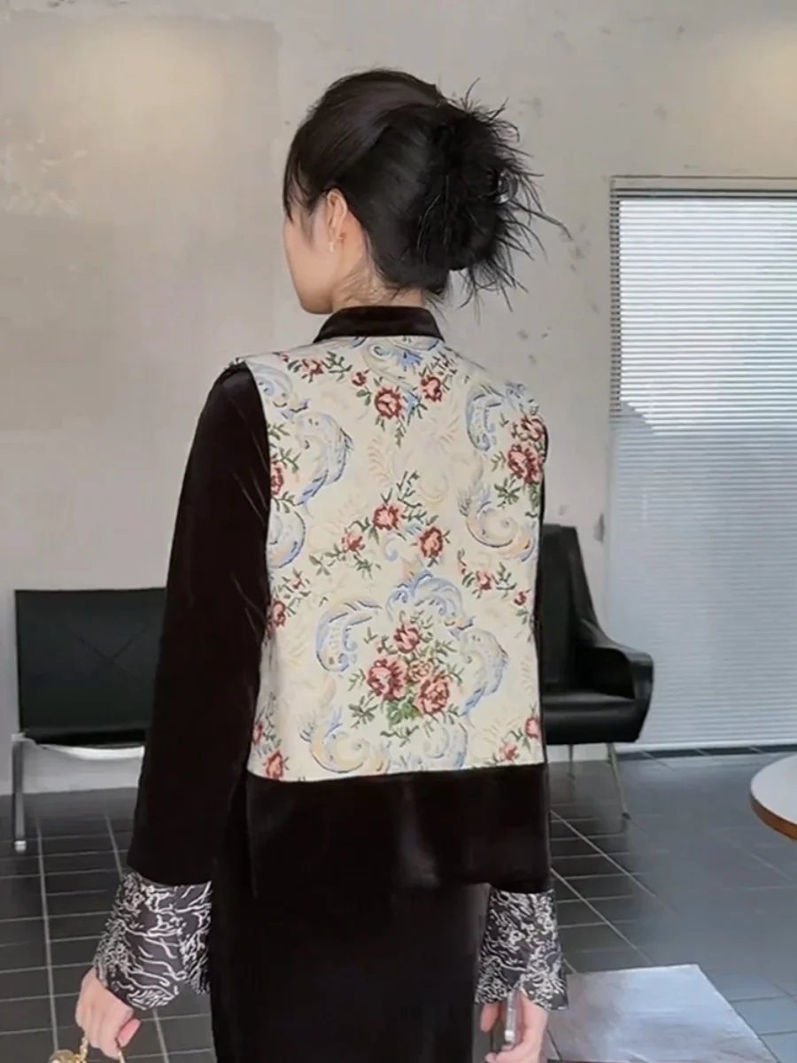 New Chinese Style Women's Vest Spring 2025 New Hot National Style Shoulder Pad Button Stylish Outdoor Popular Vest
