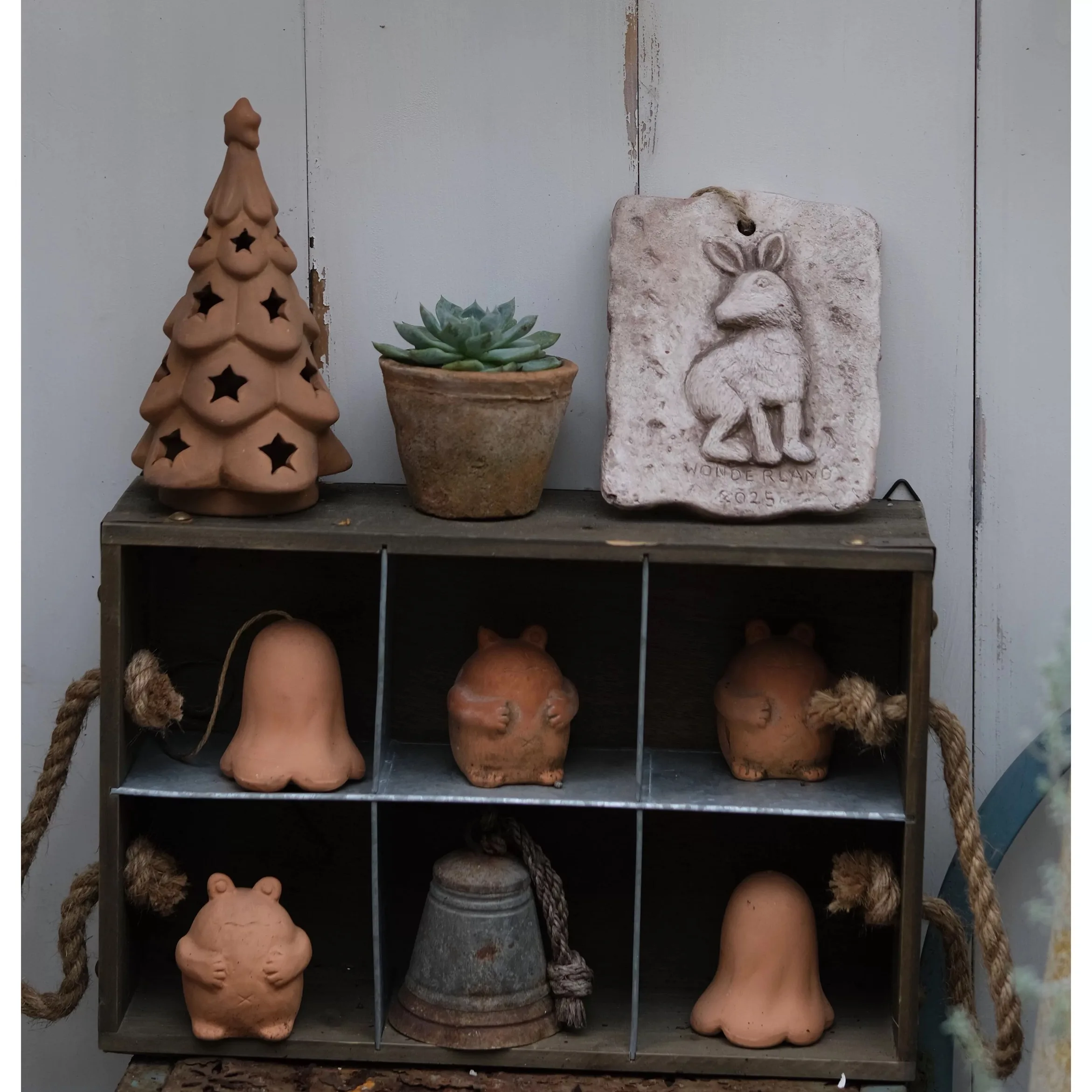 Rustic Wooden Shadow Box with Rope Handles, 6 Compartment Display Shelf, Distressed Green Finish, 36x24x10cm, Vintage Zakka Styl
