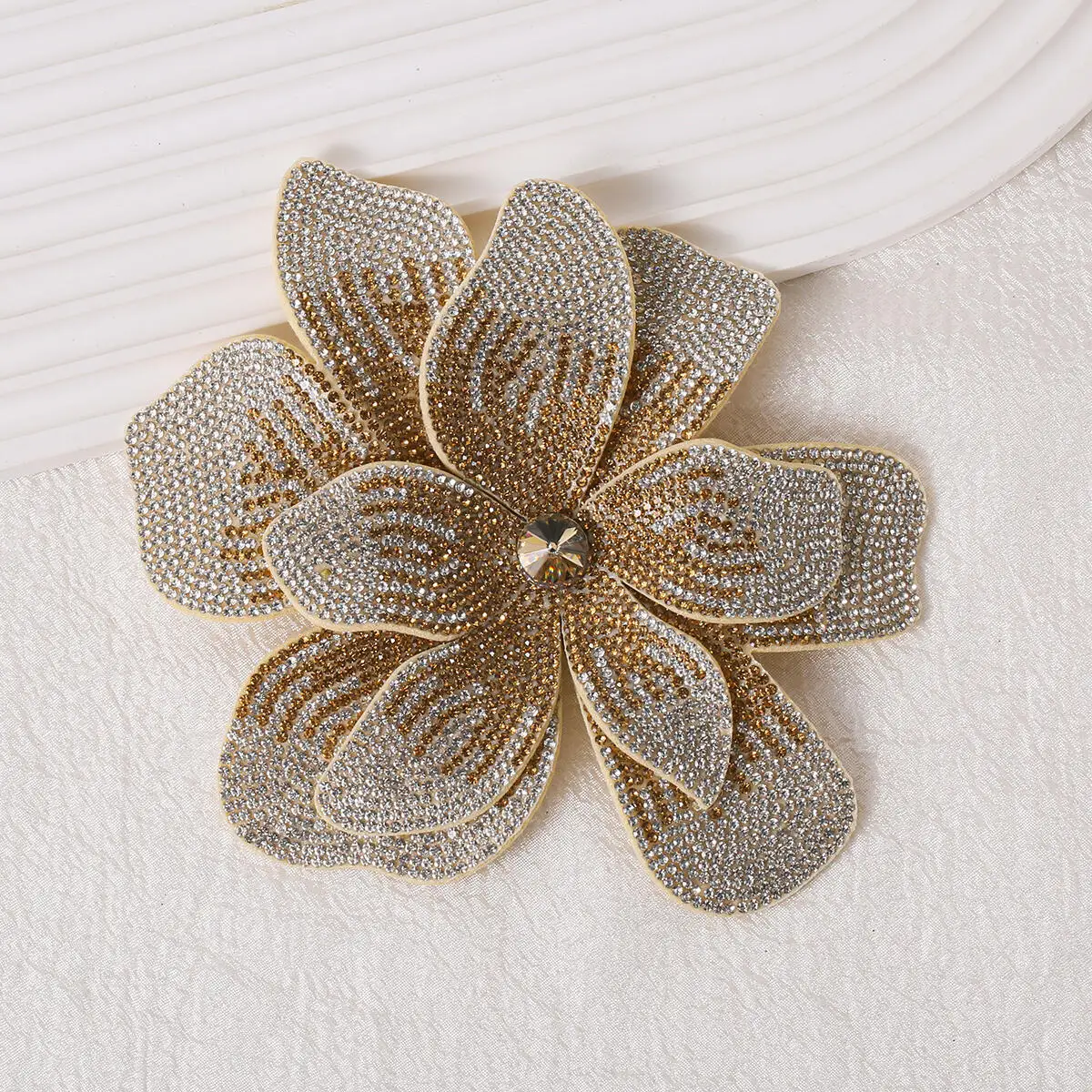 1 Stück Dreidimensionale Strass-Blumenapplikation Funkelnde DIY-Bastelzubehör Glitzernde Aufnäh-Applikation zur Verzierung – Detail 5