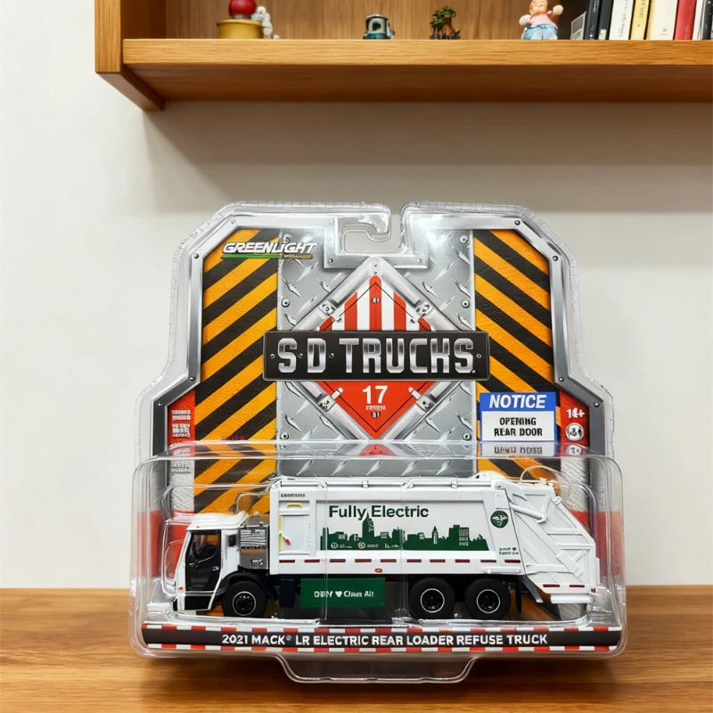 

GreenLight 1:64 2021 Mack LR Electric Rear Loader Refuse truck Simulation mini alloy car model decoration gift toy