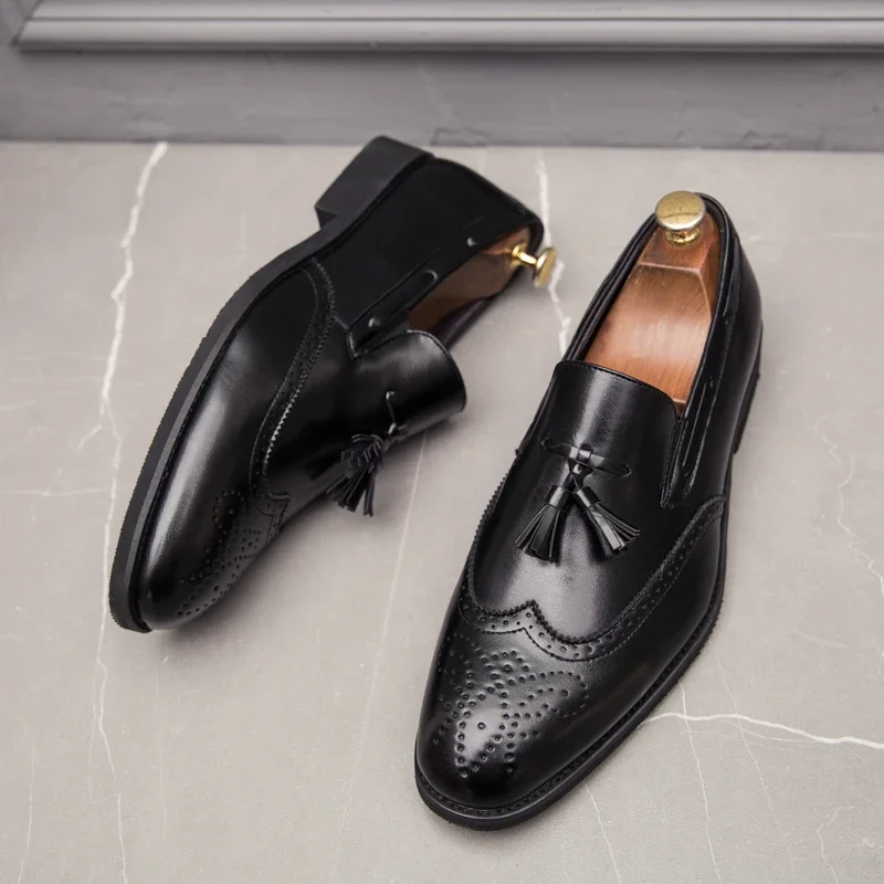 Spring New Hot Selling Luxury Black Low Heeled Comfortable Tassels Loafers Dress Shoes High-end Men's Business Dress Shoes Men's