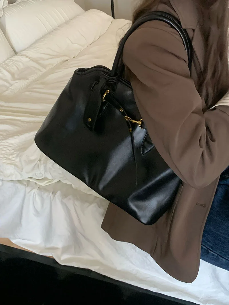 حقيبة يد فاخرة بتصميم عتيق، حقيبة كتف نسائية كاجوال ذات سعة كبيرة، حقائب يد بسيطة للتنقل من جلد البولي يوريثان #5