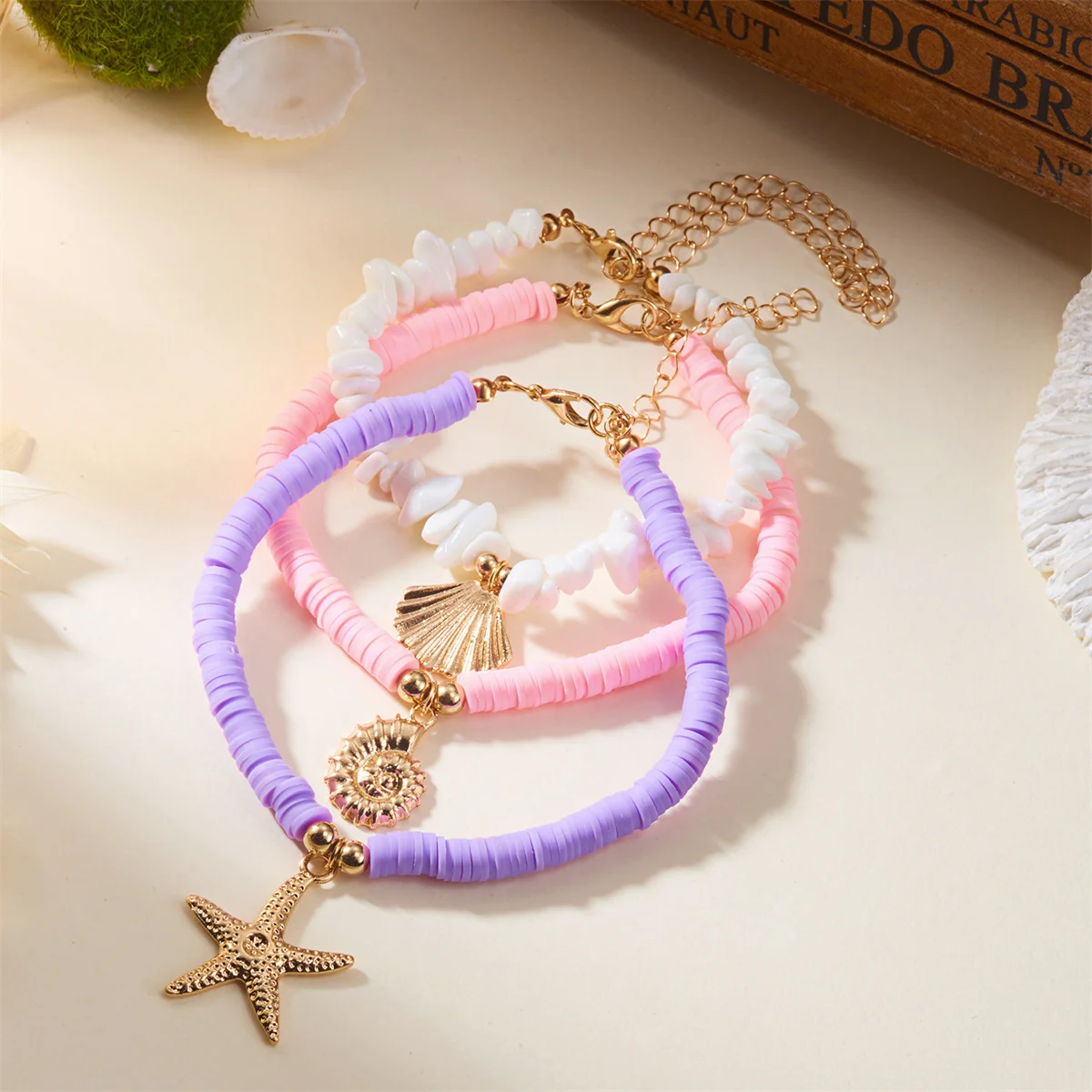 3-teiliges Sommer-Boho-Fußkettchen-Set aus Polymer Clay für Damen mit Seestern-, Muschel- und Schneckenmotiven, stapelbare Fußkettchen, Fußschmuck-Accessoire – Detail 4