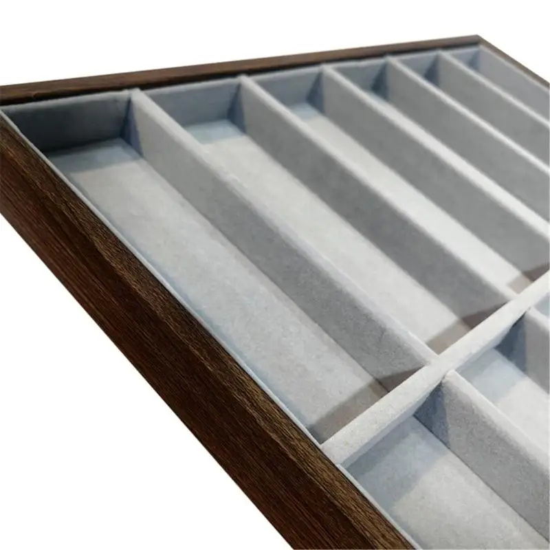 Eleganter Brillenhalter aus Holz und Flanell innen B03E – Detail 7