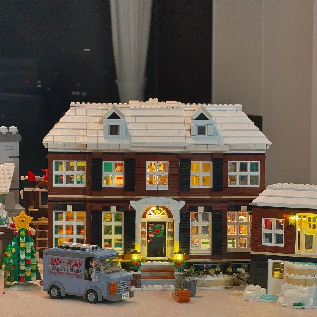 2025 New Ideas Home Alone House Model Building Blocks Bricks Ducation Toy for Boy Kids Christmas Birthday Gifts 3955 Pcs
