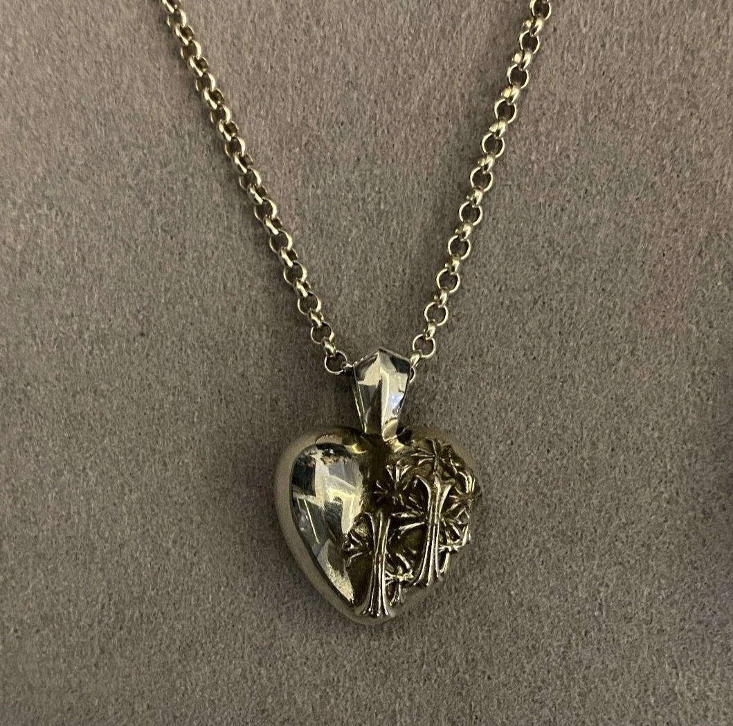 

Heart pendant necklace retro personality hip hop men and women love