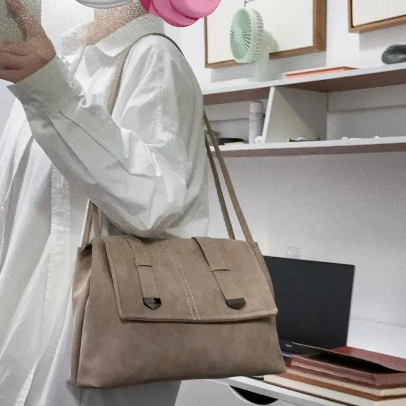 حمل حقيبة المرأة خياطة سعة كبيرة حقيبة كتف جلدية السيدات خمر عادية الشارع حقيبة تحت الإبط 2025 #1