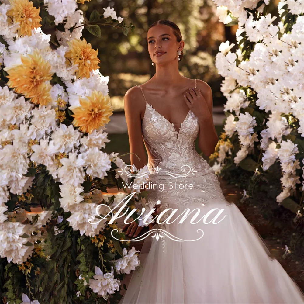 Vestido de novia de sirena con cuello en V y tirantes finos de Aviana personalizado sin espalda apliques de tul bordado cariño Vestidos de novia