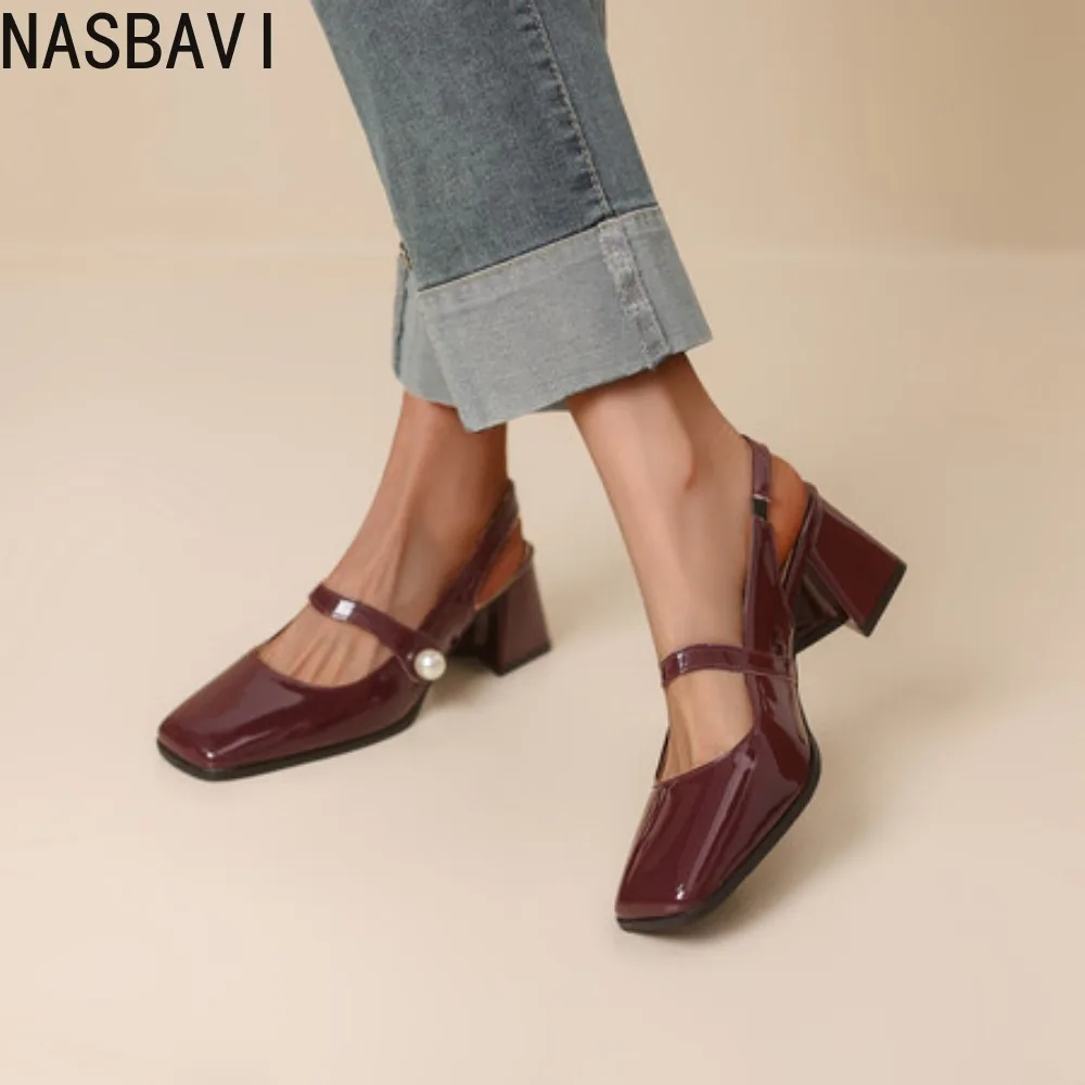 NASBAVI أزياء النساء مضخات Slingback الصنادل ساحة تو براءات الاختراع والجلود كتلة عالية الكعب ماري جين أحذية السيدات الذهب والفضة
