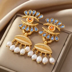 Creative retro heavy industry earrings for women, luxurious and high-end. Geometric styles with imitation pearl flowers and conc