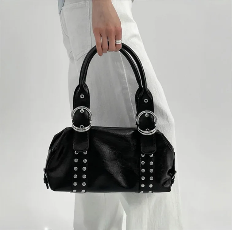 

Niche Design Vintage Rivet Shoulder Bags Larfe Capacity Soft Leather Pillow Handbags Elegant Travel Commuting Purse Handbags
