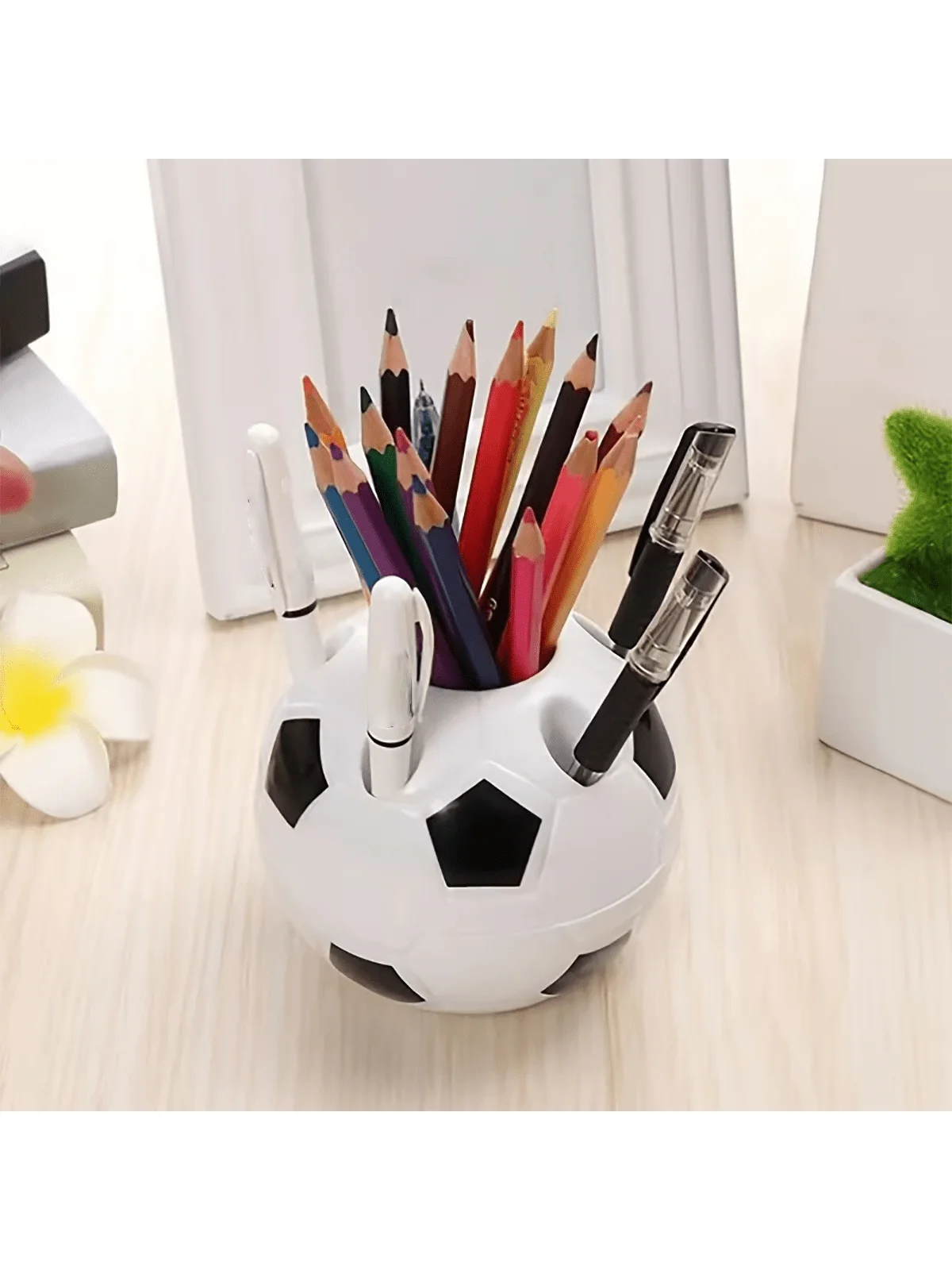 1A-1 Piece of Creative Football-Shaped Pen Holder, Multifunctional Student Office Plastic Pen Holde