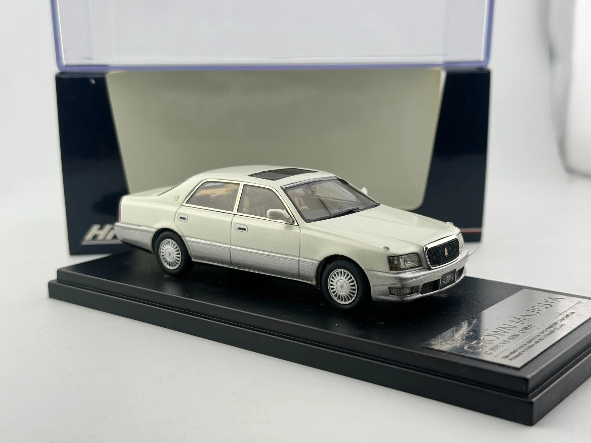 

Flaws Hi Story 1/43 Scale Toyota Caown Majesta Resin Car Model