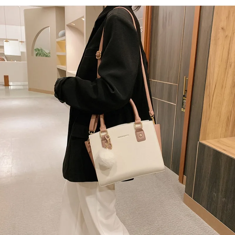 

2025 fall and winter new women's handbag small bag tide fashion net red hundreds of foreign gas shoulder crossbody bags