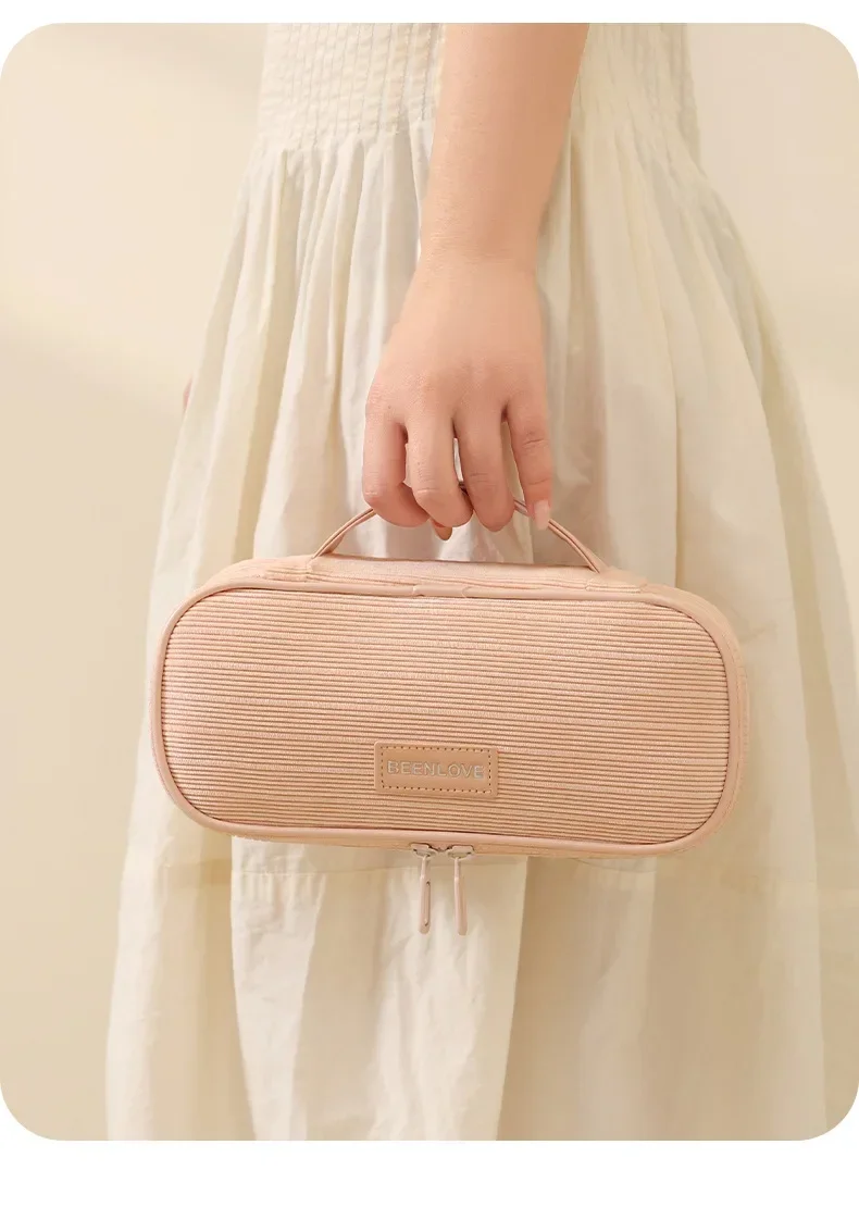 2026 Neue Cord-Kosmetiktasche für Frauen Große Kapazität Make-up-Tasche Samt Quadratische Multifunktionale Handtasche zur Aufbewahrung von Hautpflegeprodukten – Detail 4