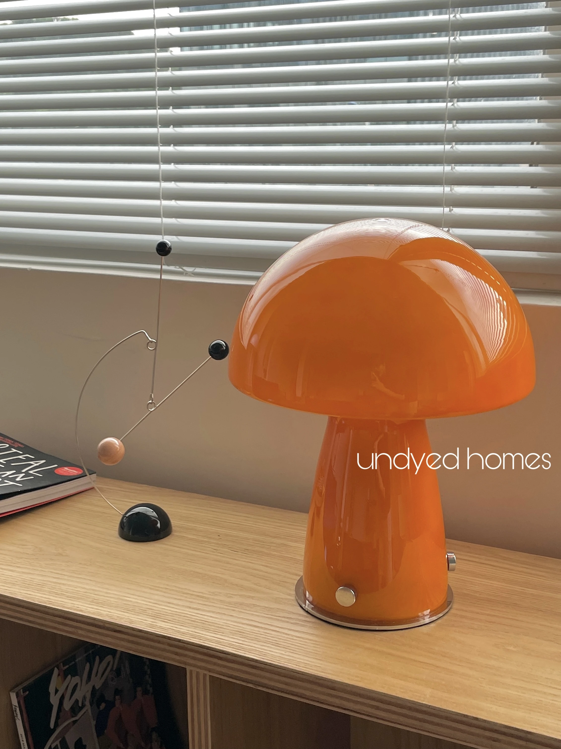 

Medieval table lamp Korean modern glass mushroom lamp Vinage bedroom Nordic simple bedside lamp