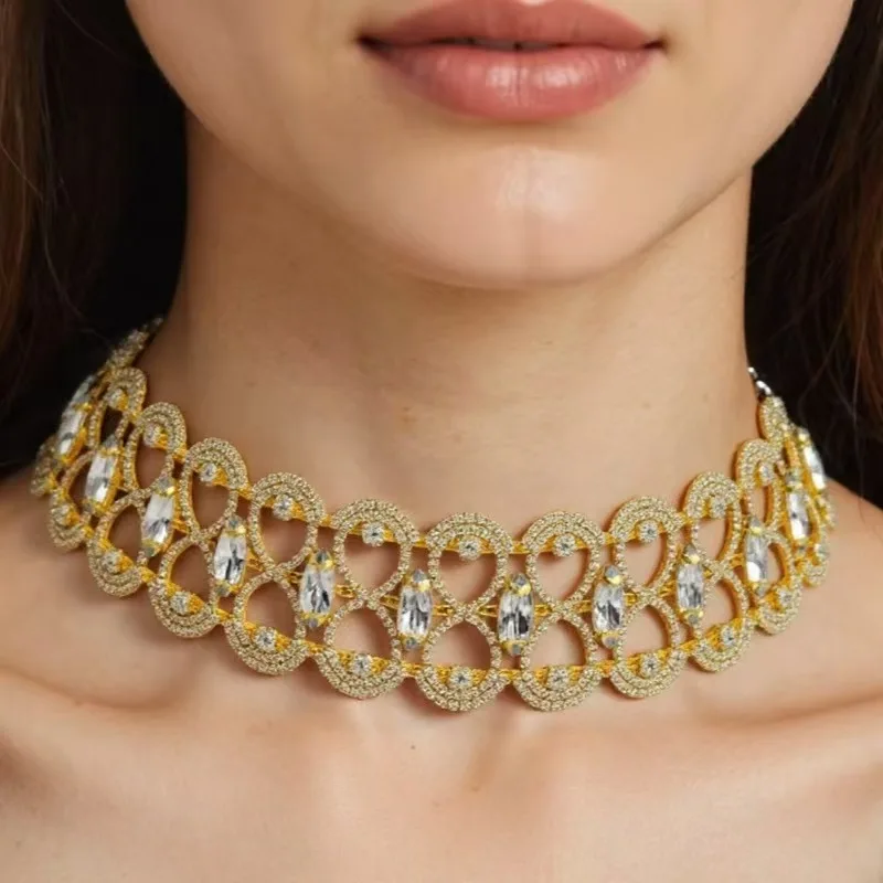 Hot selling jewelry in Europe and America, long diamond studded necklace, choker, European and American horse eye crystal neckla