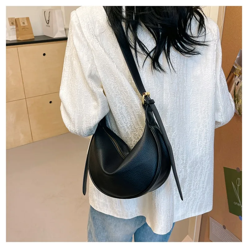 

High End Luxury Women Leather Elegant Fashion Shoulder Bag Designer Tote Handbag For Urban Fashion And Daily Wear