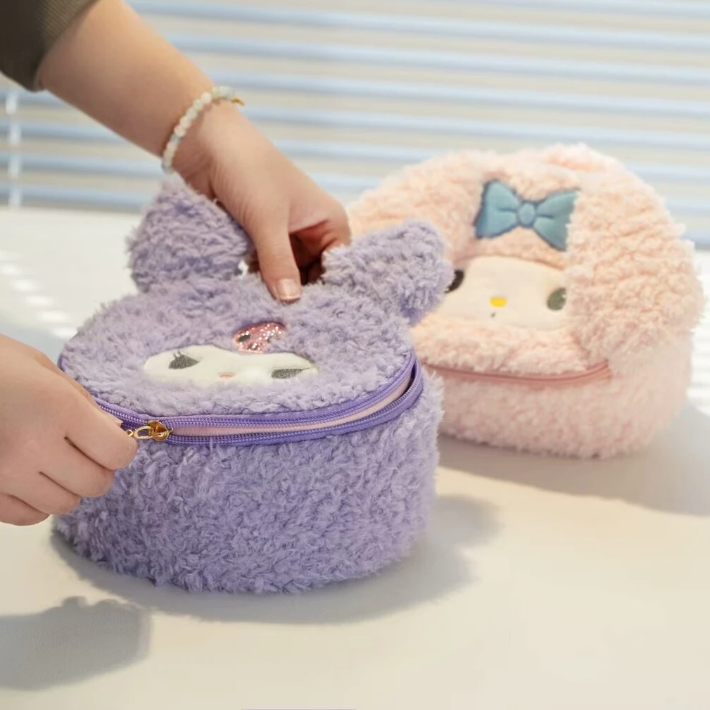 حقيبة مستحضرات التجميل الكرتونية Kuromi My Melody Cinnamoroll على الطراز الياباني حقيبة قطيفة حقيبة يد جميلة حقيبة مستحضرات تجميل حقيبة تخزين للسفر فتاة