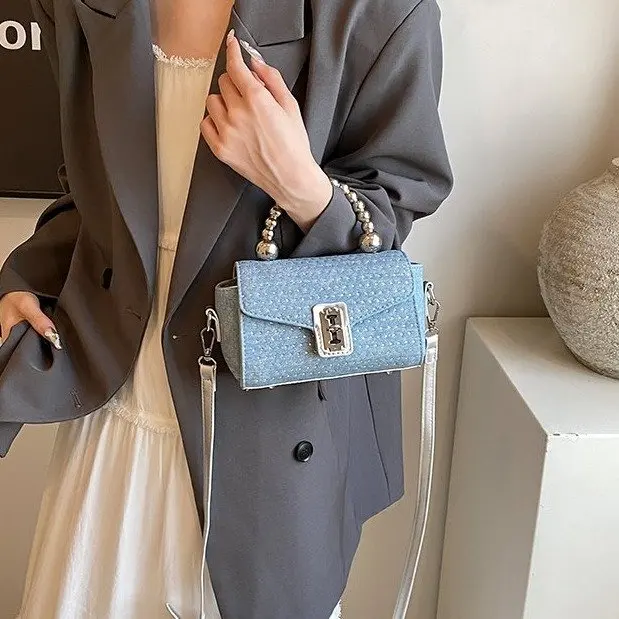 

Women's Novel Denim Handbag Retro Style Niche Appeal Diamond Accents Square Shape Exudes Unique Elegance A Trendy Handheld Piece