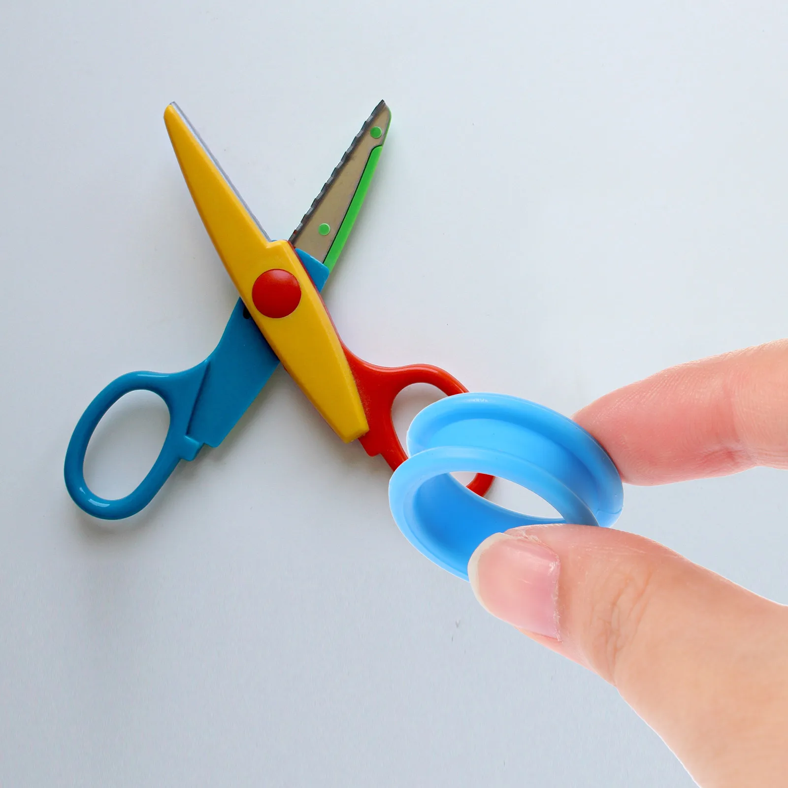 

6Pcs Pet Scissor Finger Ring Silicone Comfortable Non-Skid Grip for Hairdressing and Grooming Use Easy Install Protector