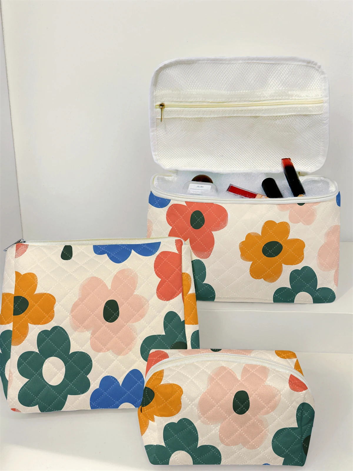 

1 Set Portable Makeup Bag, Large Capacity Design, Easily Accommodate Your Cosmetics, Lightweight And Portable For Storing Cosmet