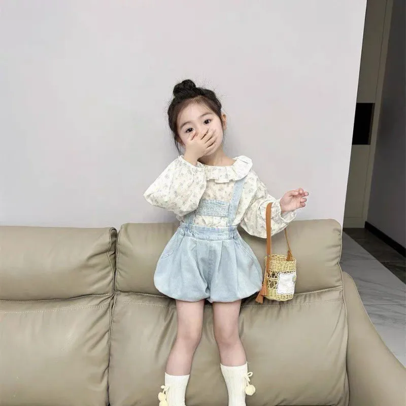 

2024 spring new suit girls small fresh floral doll shirt foreign denim overalls shorts two-piece set trendy