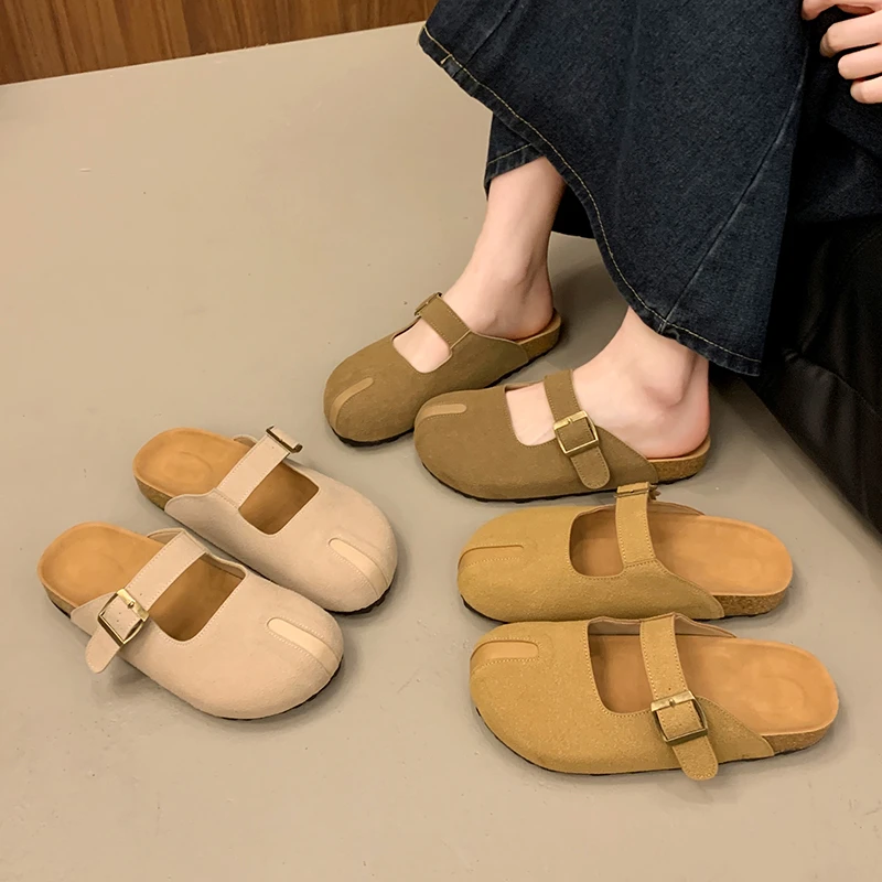 

Новинка 2024 года, женские шлепанцы, модные шлепанцы из флока с низким носком, зимняя обувь, роскошные тапочки в стиле ретро на плоской пряжке с ремешком