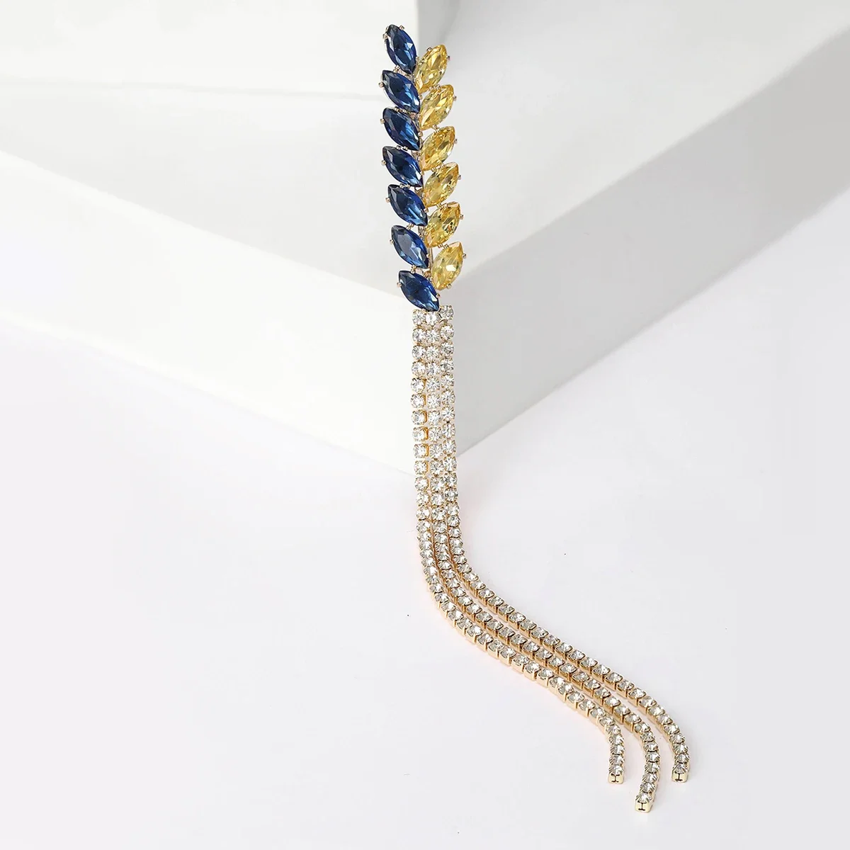 Women Brooches Korean Fashion Style 3-Color Rhinestone Ear of Wheat Lapel Pins Luxury Jewelry Accessories For Clothing Gifts