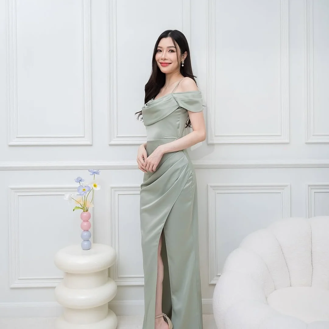 

Customized Exquisite Jersey Straight Off the Shoulder Evening Dresses Strapless Short Sleeves Sweep Train Celebrity Gowns
