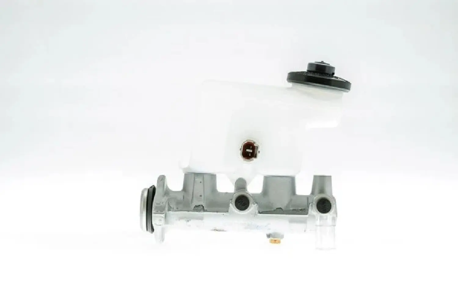 47201-26640 47201 26640 4720126640 Suitable for Toyota Hiace/4th generation/bus/van/-T2L2L-T 2.4L brake master cylinder