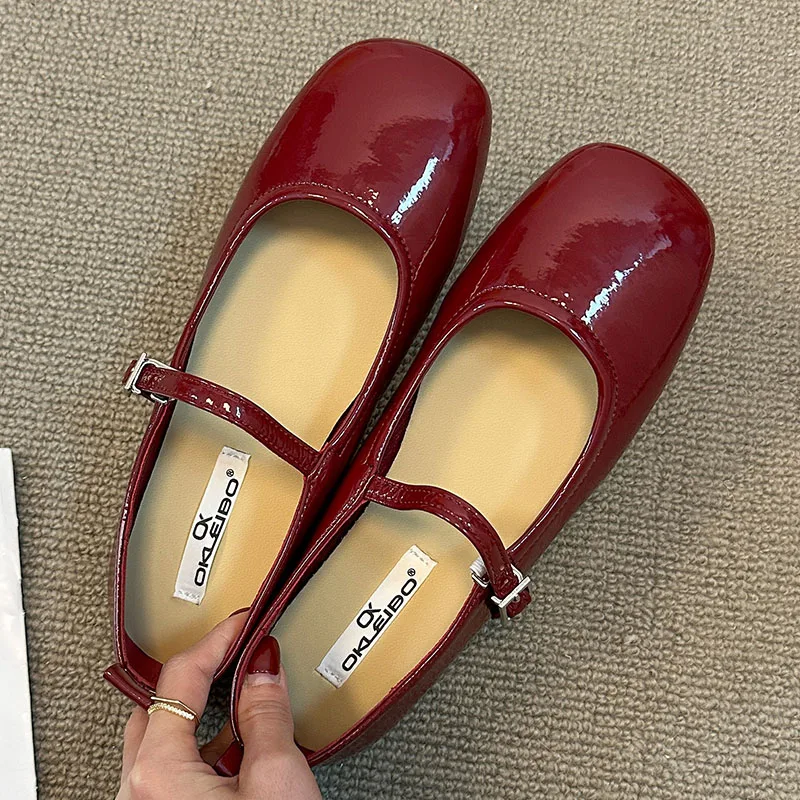 2024 wiosna nowe kobiety czarne płaskie buty moda czerwona damska sukienka na co dzień buty Mary Jane miękka podeszwa z okrągłym palcem na zewnątrz