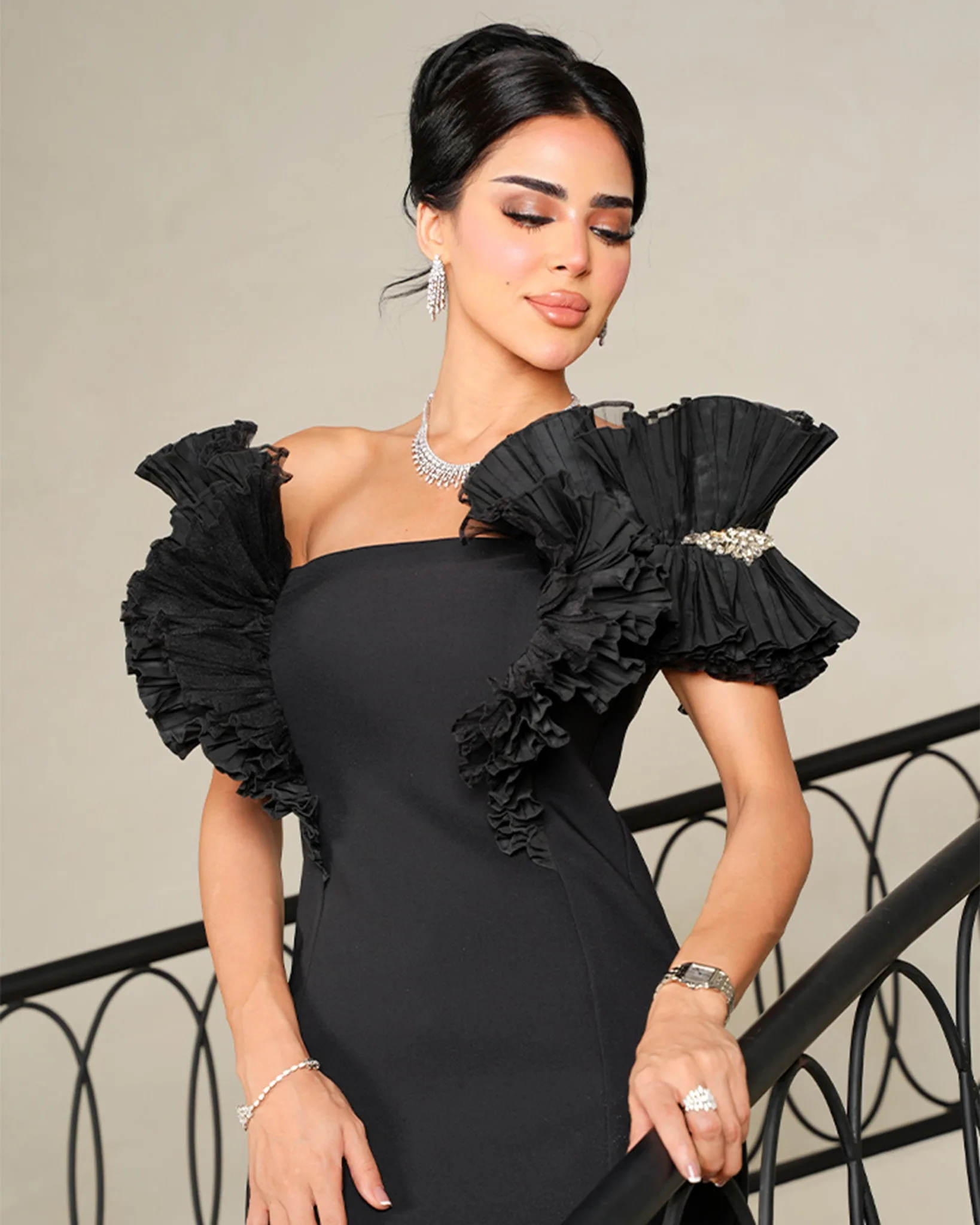 Maßgeschneiderte Meerjungfrau-Abendkleider mit U-Boot-Ausschnitt und kurzen Ärmeln, elegantes Abendkleid, modische, maßgeschneiderte Anlasskleider, moderne, zarte Promi-Kleider