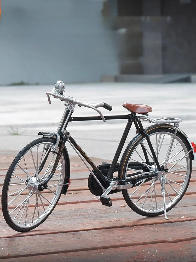 AliExpress MAKEDA 1:6 Scale Vintage Bicycle Toy Model Cars Metal Diecast Rubber Tires Alloy Body Front Steering High Simulation Bike Festival Gift