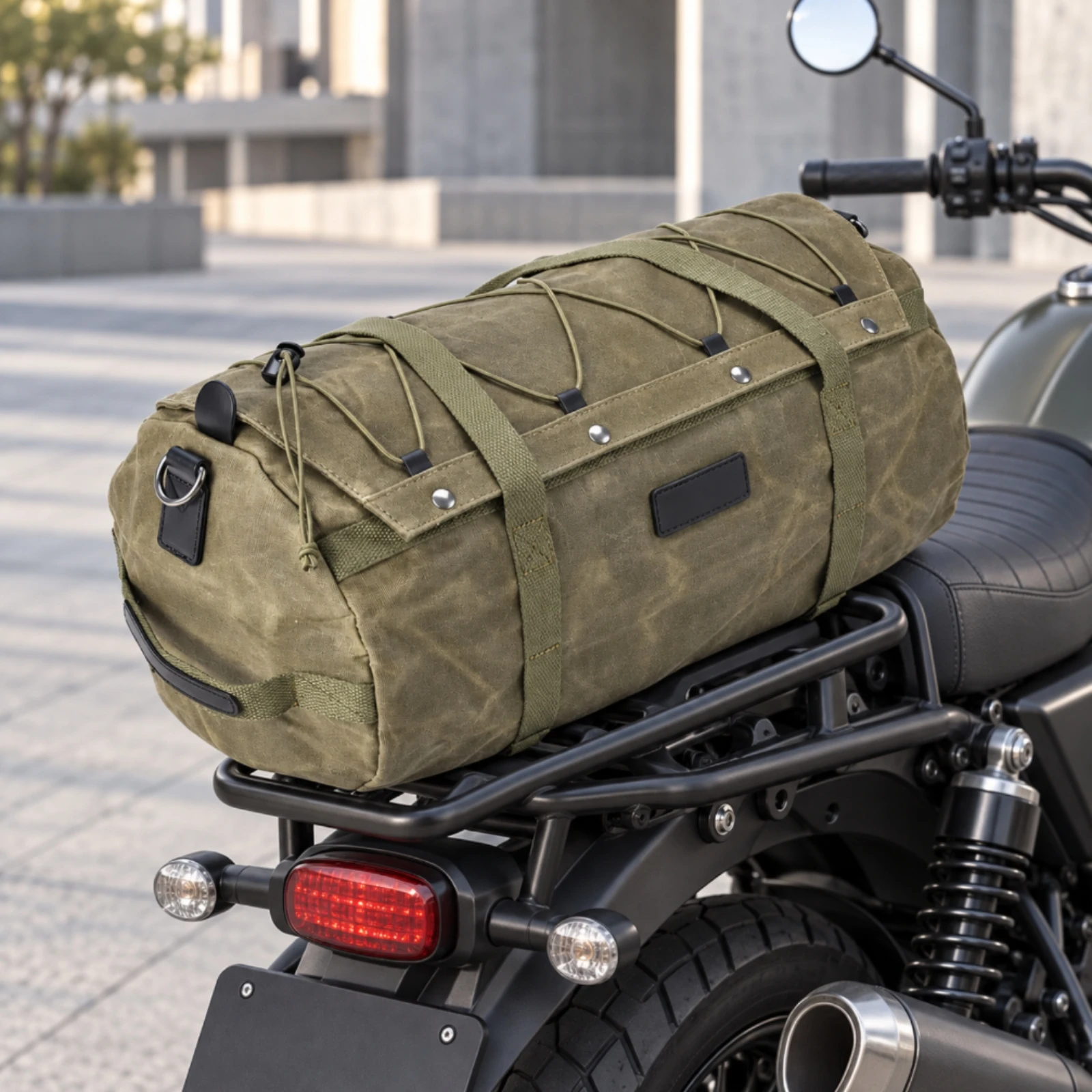 Motorcycle Rear-Seat Bag Water-Resistant Motorcycle Tail Bag with Securing Straps Easy to Install Quick-Release