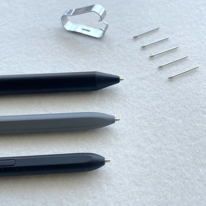 แกนปากกาโลหะทรงกรวยสีเงินพร้อมคลิปหนีบสำหรับสไตลัสเขียนอาลักษณ์ที่โดดเด่น