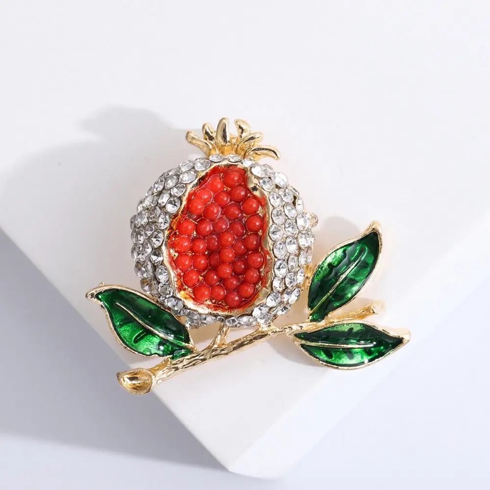 Fashion Pomegranate Brooches Exquisite Simple Rhinestone Fruits Brooch Metal Inlaid Rhinestones Lapel Pins Jewelry Accessories