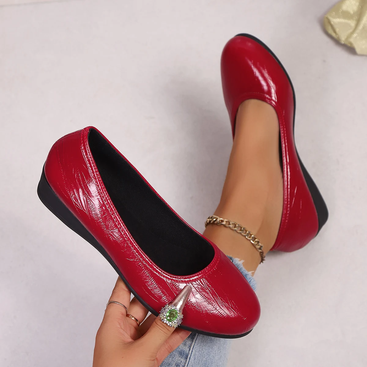 

Женские весенние удобные кроссовки на плоской подошве, женские дышащие лоферы без шнуровки с круглым носком, легкие женские туфли на плоской подошве больших размеров