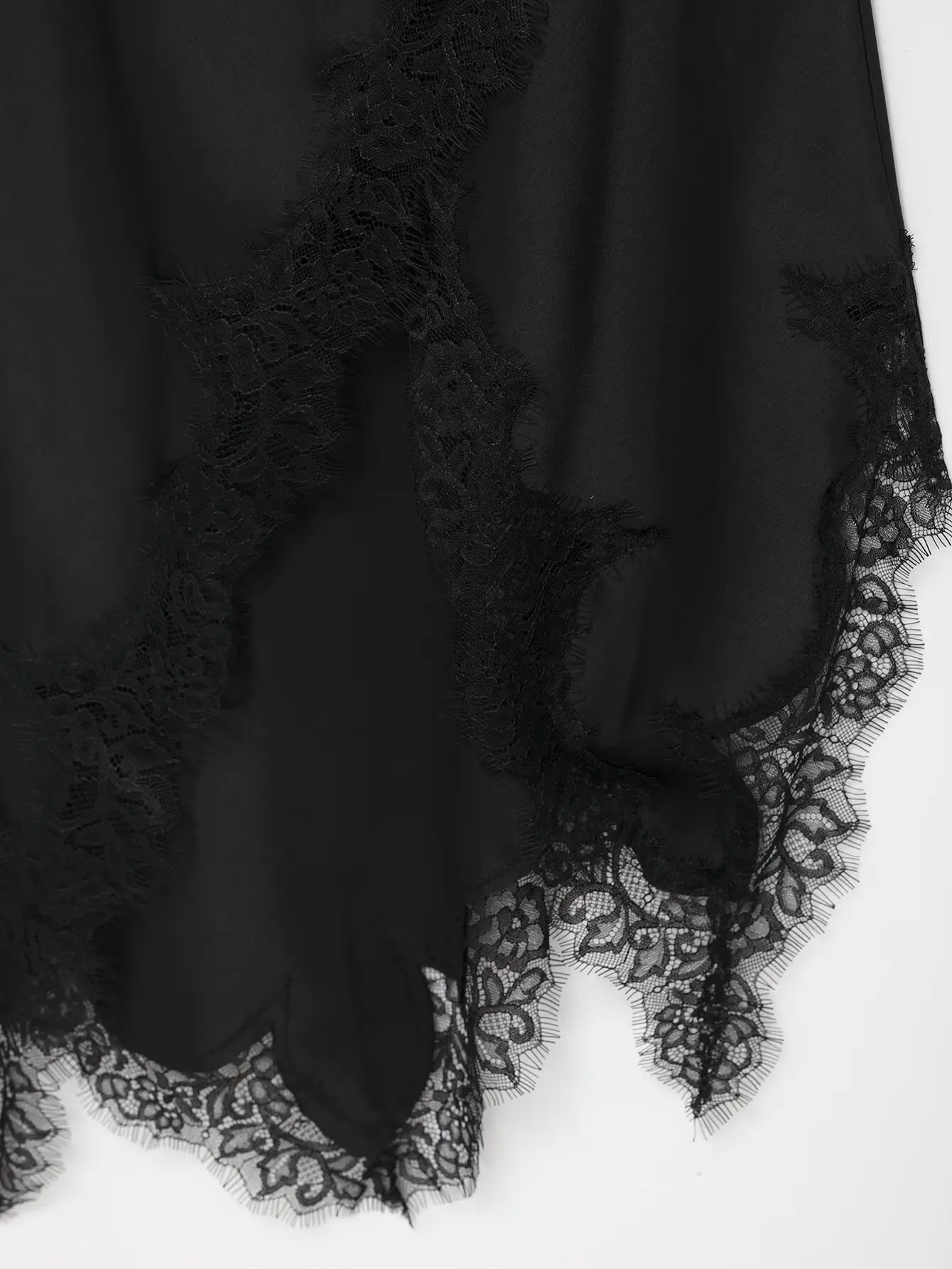 Femmes noir élégant Satin dentelle robe d'été nouvelle mode féminine Sexy mince longue robe dame asymétrique ourlet robe de soirée