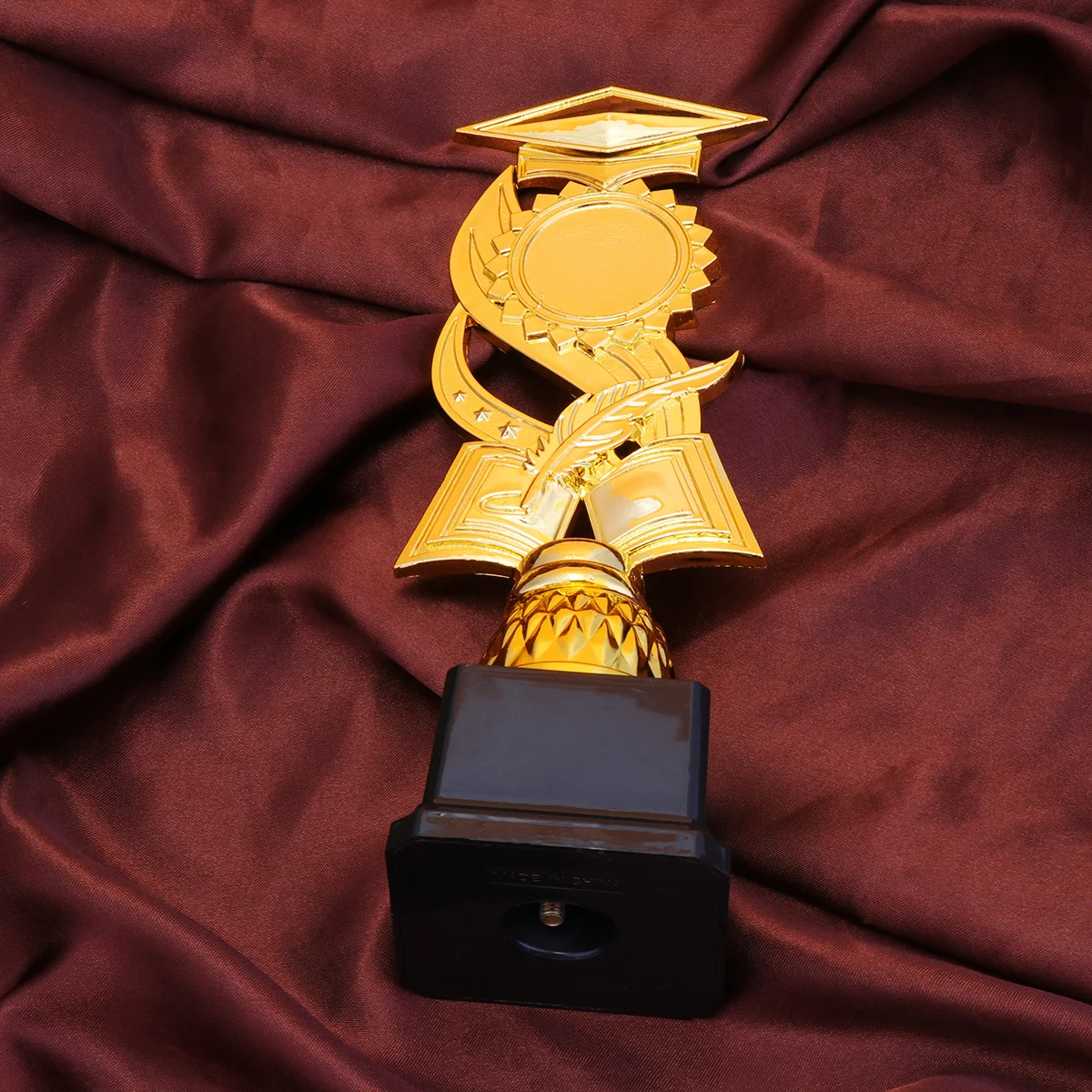 

26cm Doctor Hat Trophy Competitions Plastic Reward Trophy Creative Activity Award Cup for (Golden)