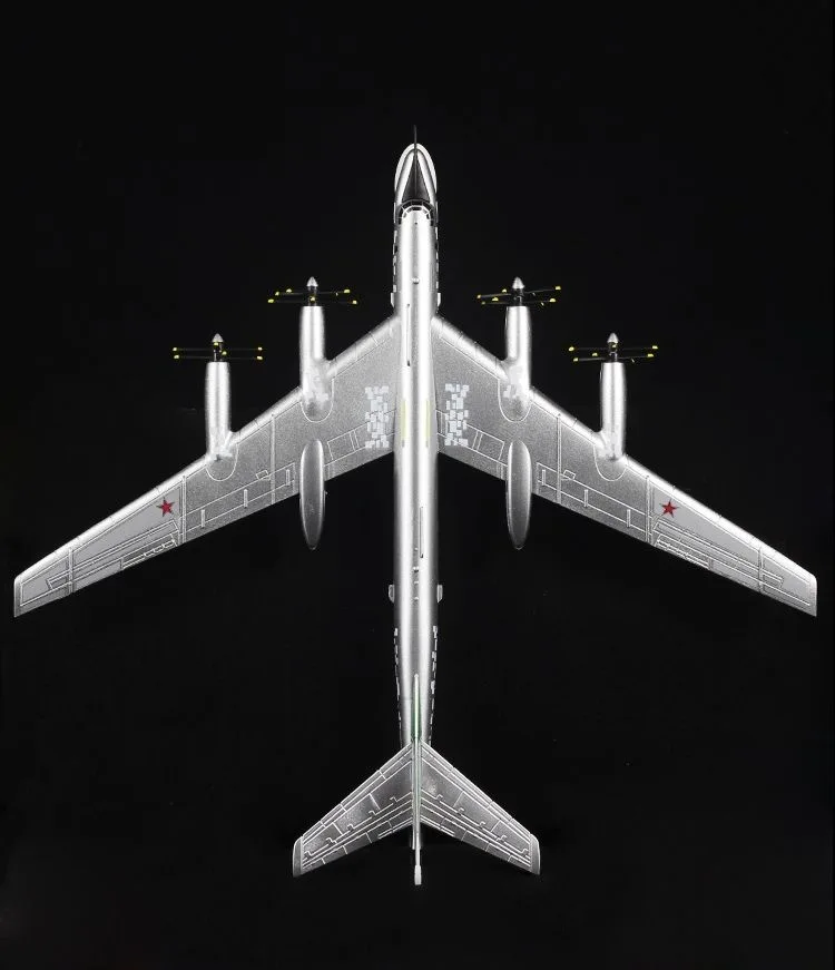 1/200 Scale Soviet Tu-95 Bomber Bear Type Simulation Metal Model Airplanes Diecast Aircraft For Aviation Exquisite Decoration
