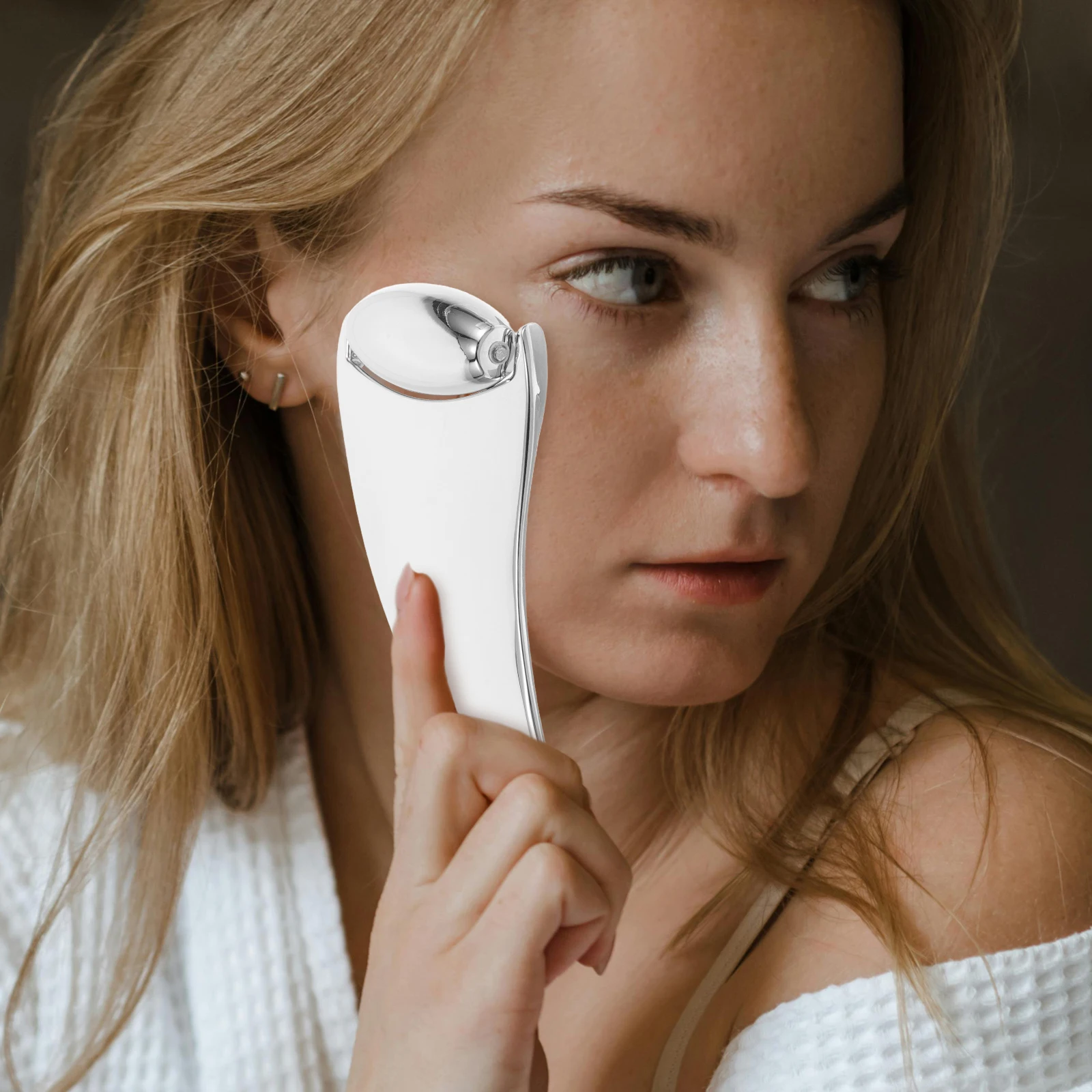 

Facial Massager Face Sculpting Pull Tendons Tool Roller Zinc Alloy Care Accessory