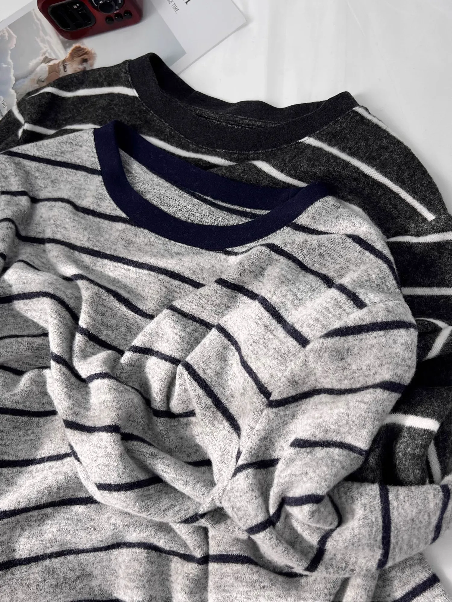 

Extra Large 300 Pou Fluffy Soft Lazy Striped round Ne Base irt Women's Autumn Winter Loose Brued Long Sve T-irt