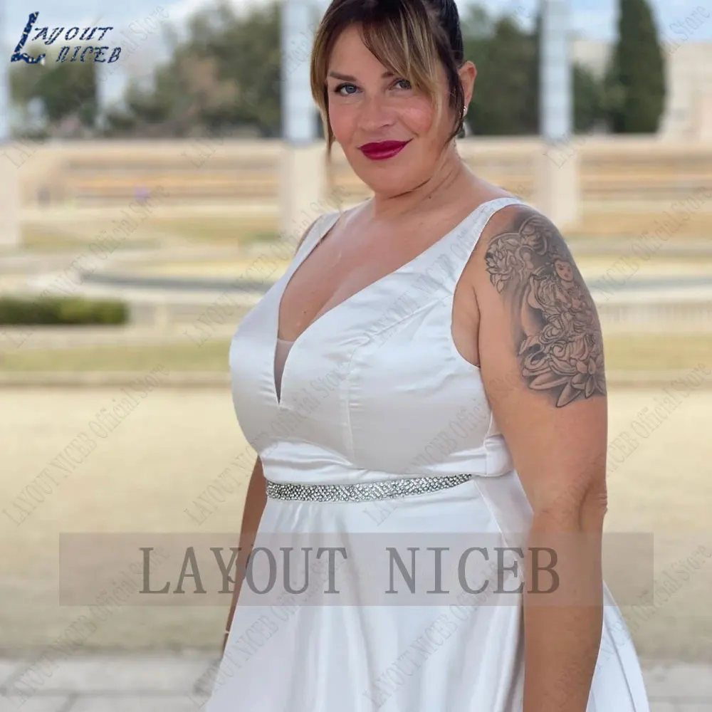 Layout niceb einfache Plus Size Satin Brautkleider Spaghetti träger V-Ausschnitt Brautkleid rücken frei ärmellose Vestidos Femenino 2024Layout niceb einfache Plus Size Satin Brautkleider Spaghetti träger V-Ausschnitt B